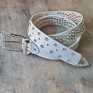 NWT White Western Rhinestone Studded Alligator Embossed White Belt
